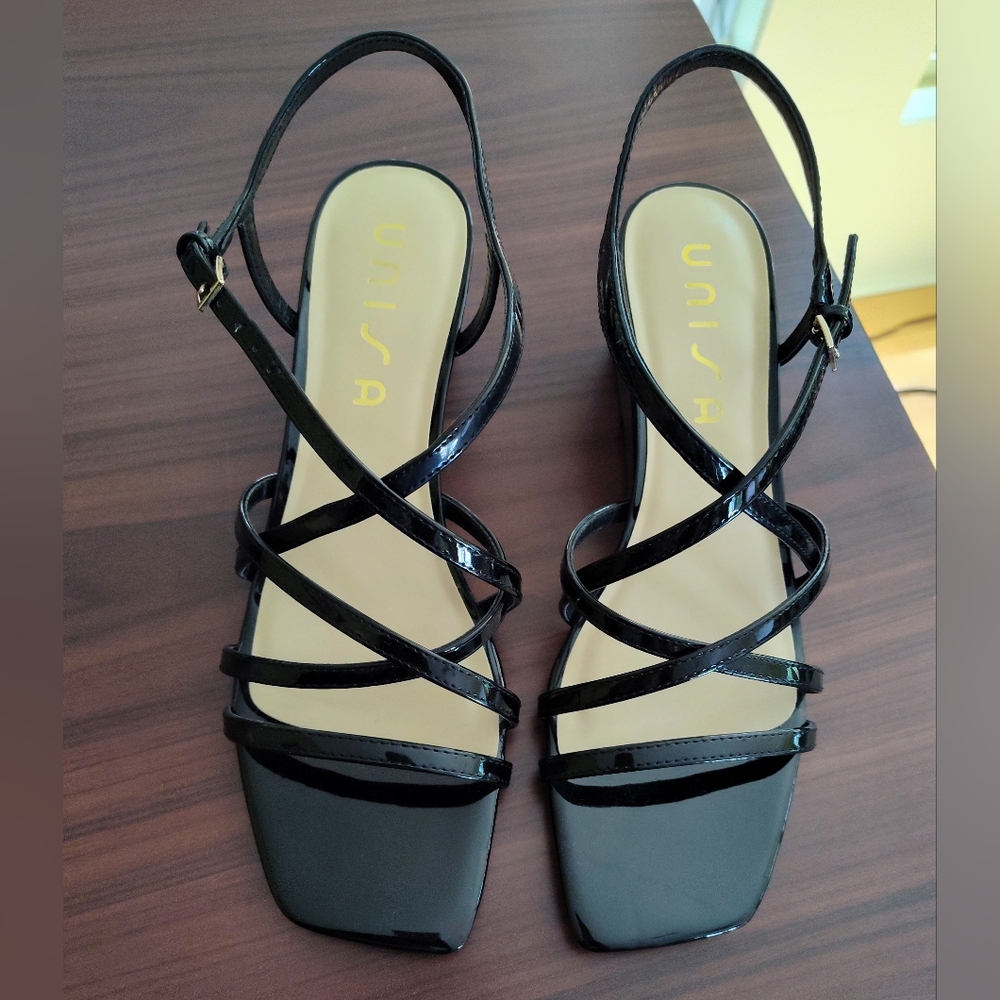 Unisa Black Strappy Women's Sandals